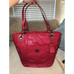Coach Signature Berry Pink Patent Leather Shoulder Bag/ Purse